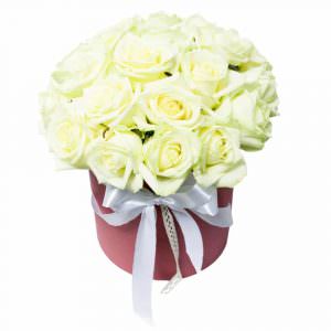 Цветы в коробке «Белые Розы»