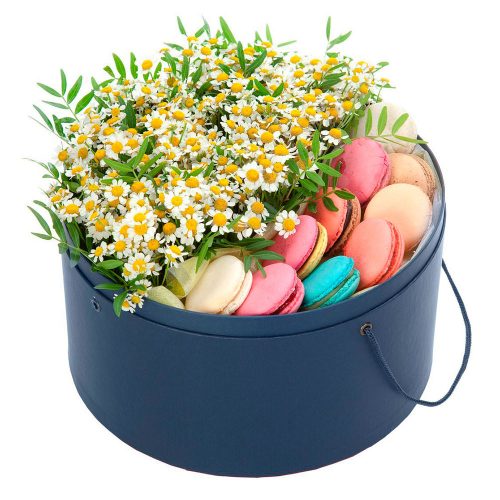 Цветы в шляпной коробке «Летний сюрприз»