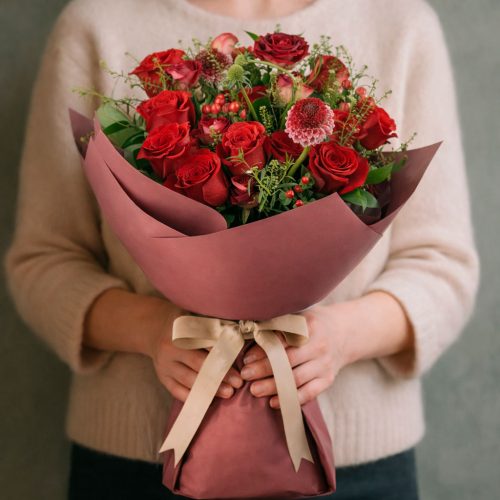 Цветочный букет «Фейерверк страсти»